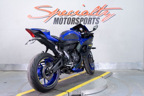 2023 Yamaha YZF-R7 in Sacramento, California - Photo 5