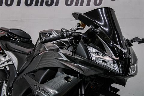 HON200140 - 2009 - Honda - CBR®600RR ABS Front Right Zoomed In - Photo 14