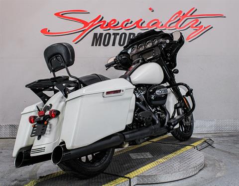 2018 Harley-Davidson Street Glide® Special in Sacramento, California - Photo 5