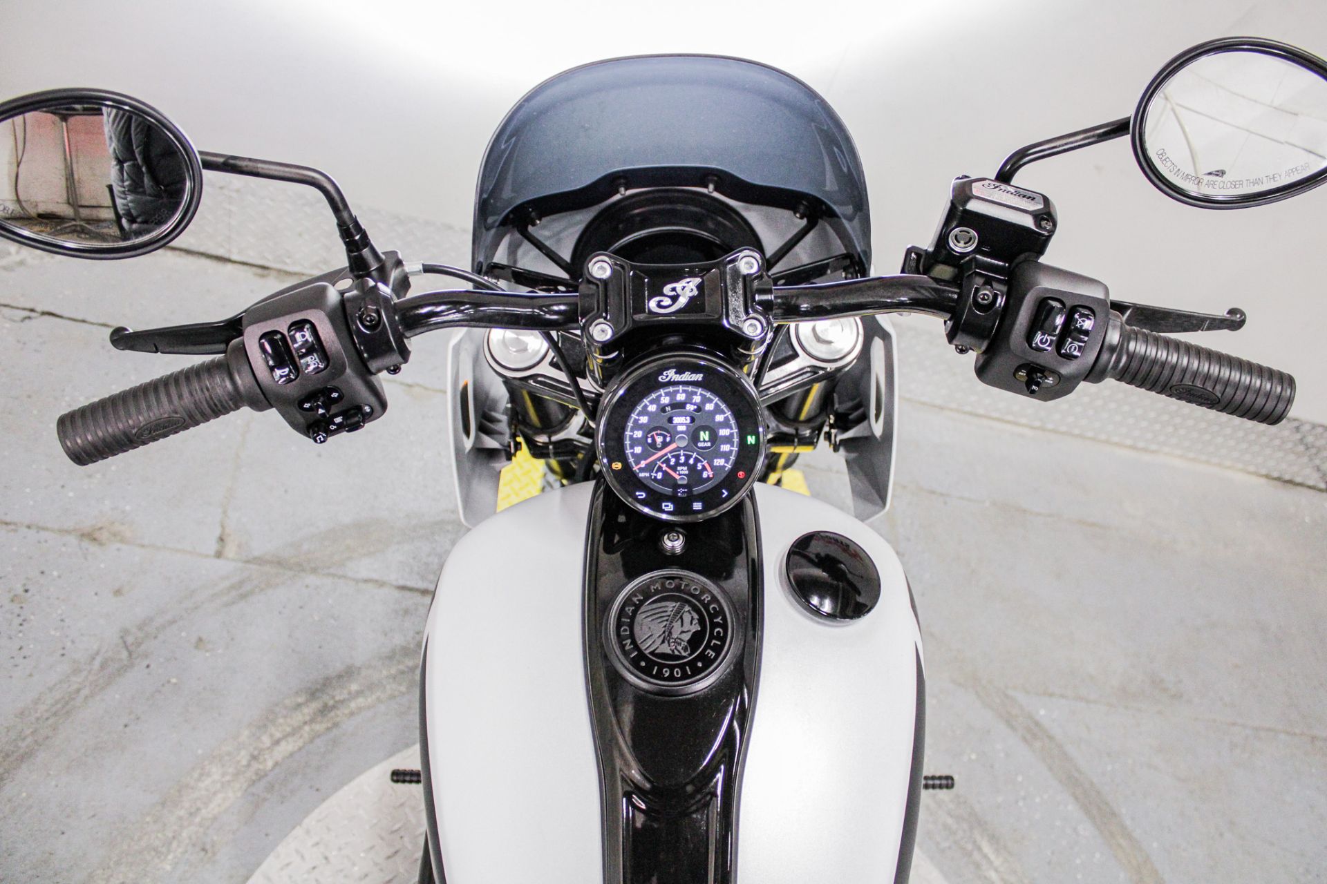 2025 Indian Motorcycle Sport Chief in Sacramento, California - Photo 16