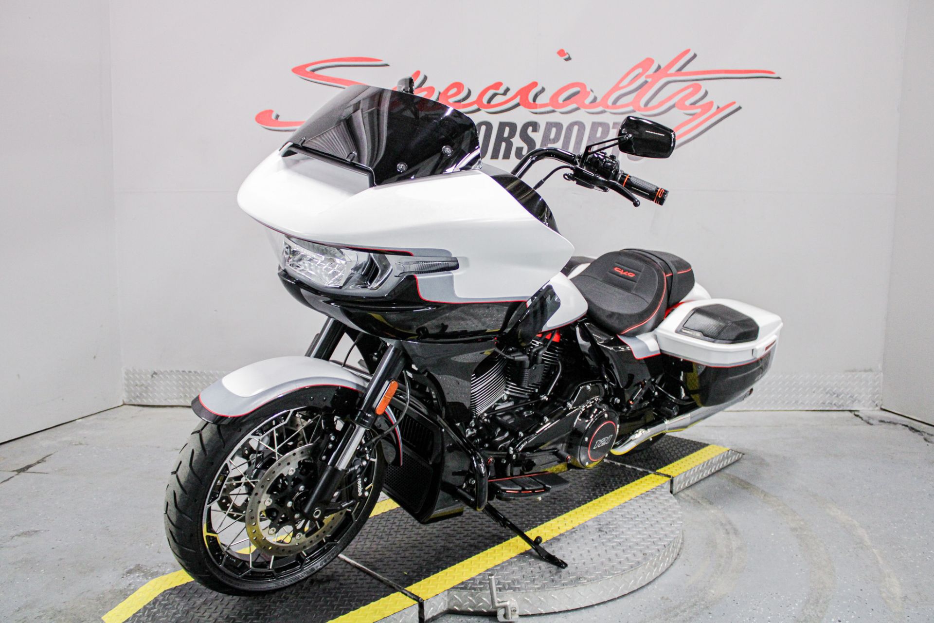 Front Left Side View - Photo 10