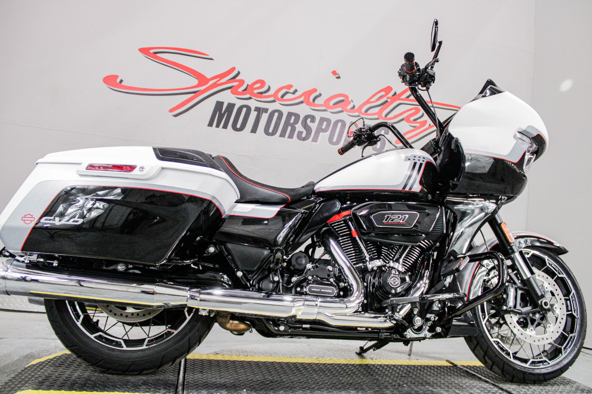 Lower Right Side Angle - Photo 15