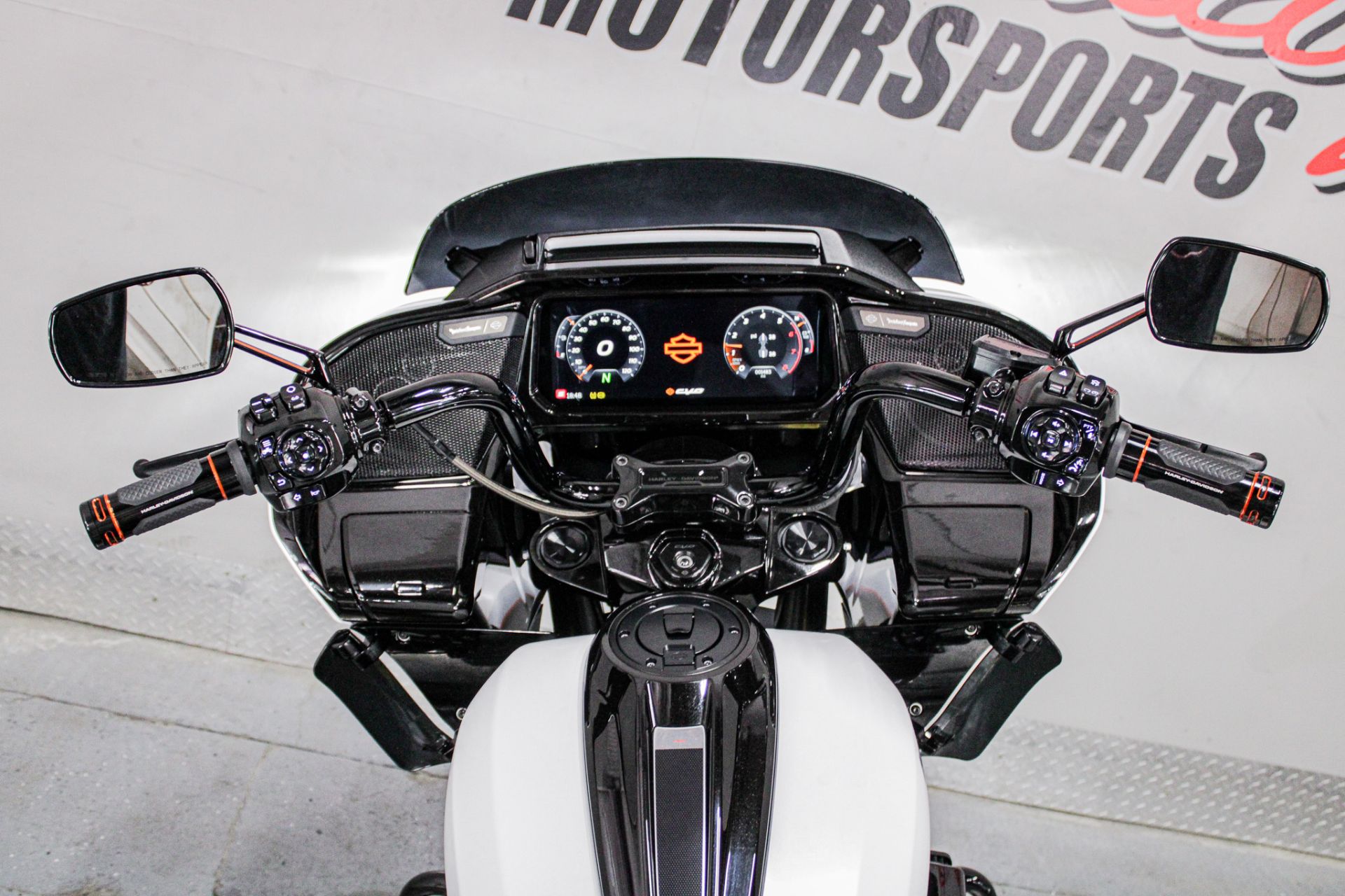 Dashboard - Photo 16