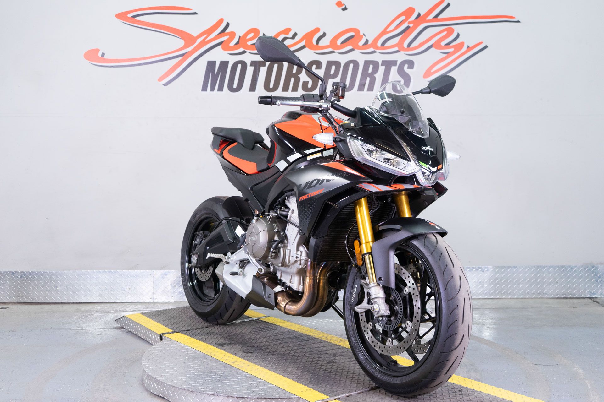 2026 Aprilia Tuono 660 Factory in Sacramento, California - Photo 2