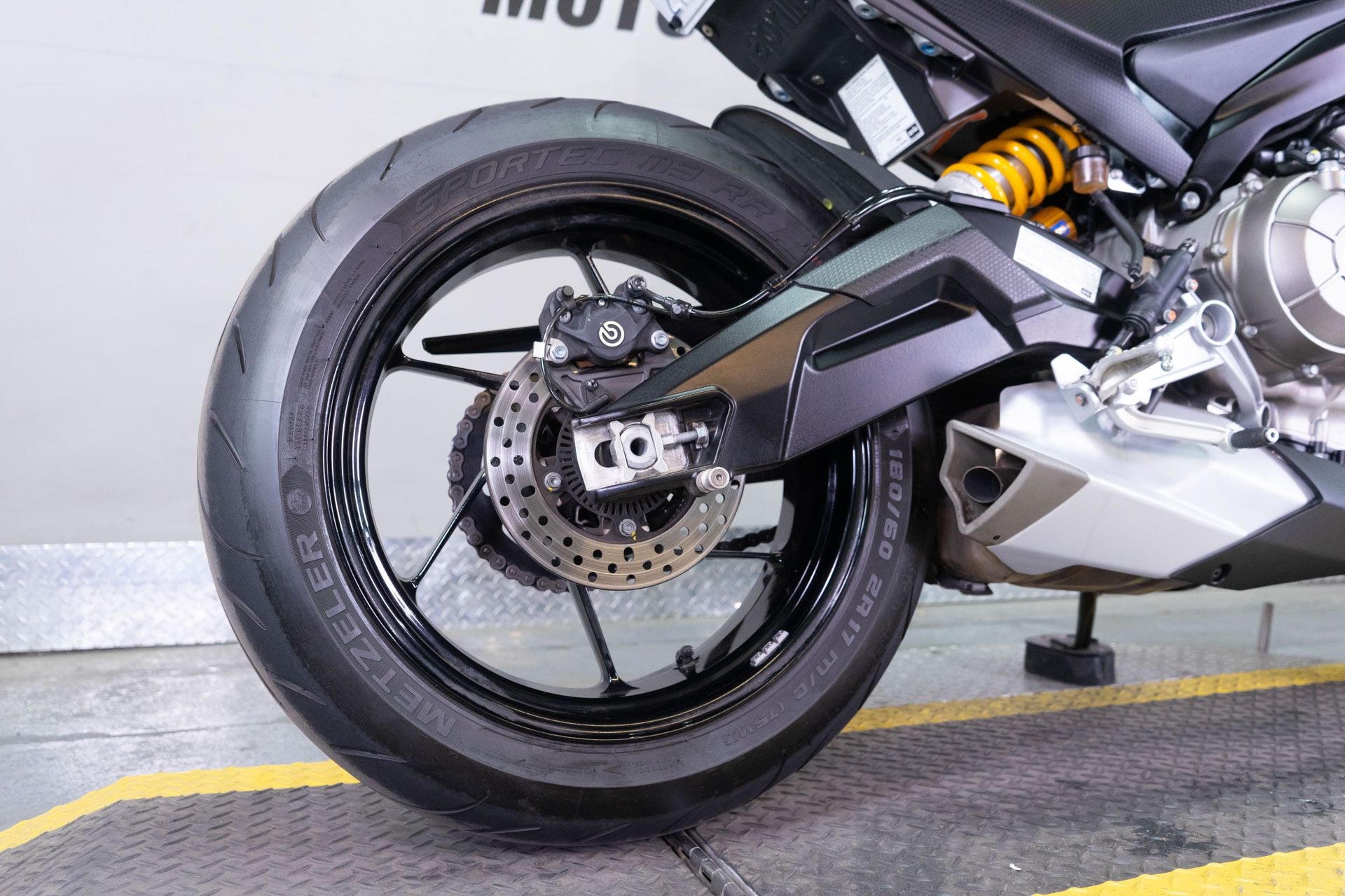 2026 Aprilia Tuono 660 Factory in Sacramento, California - Photo 8