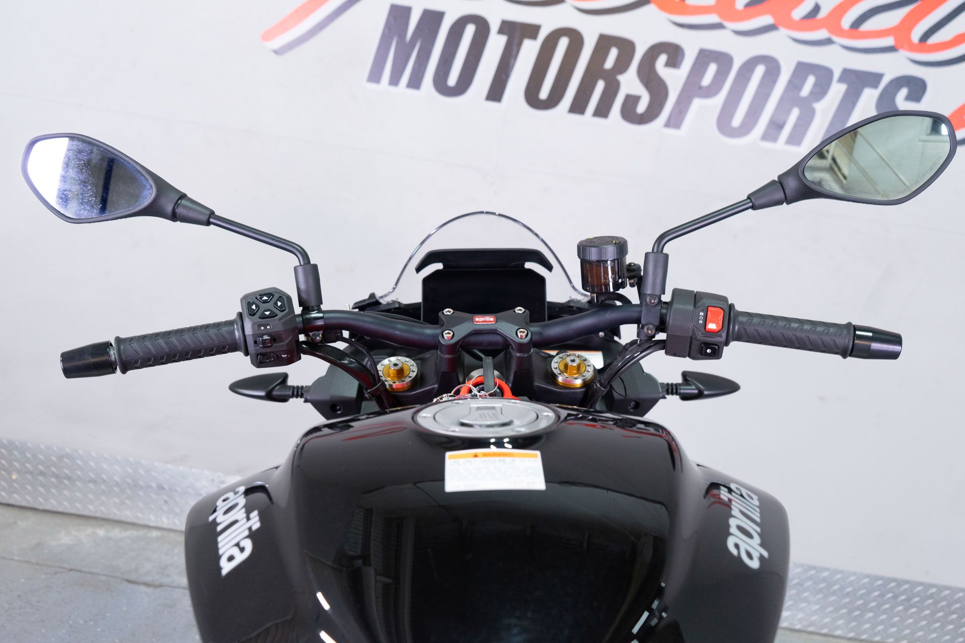 2026 Aprilia Tuono 660 Factory in Sacramento, California - Photo 17