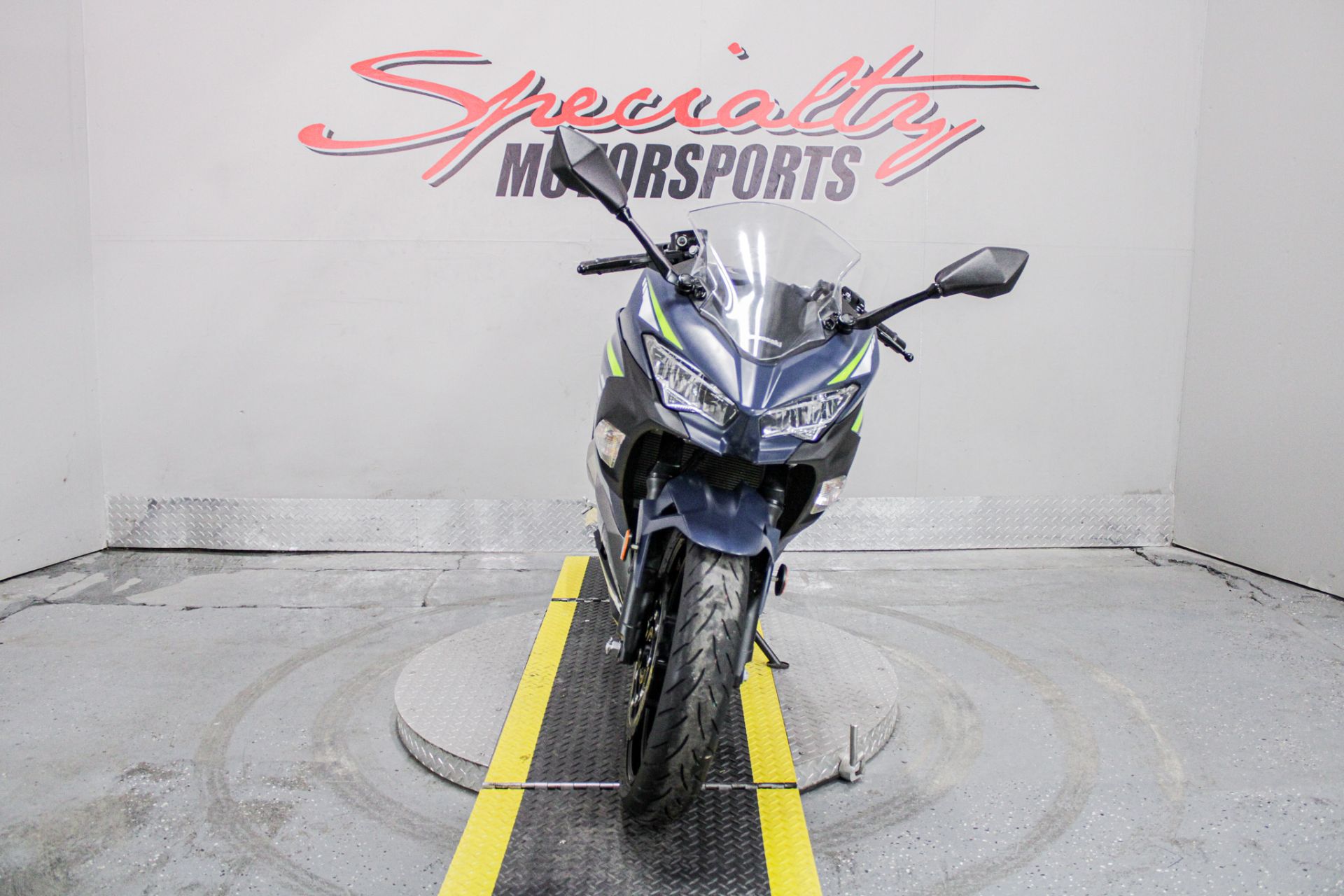 Front View - Photo 12