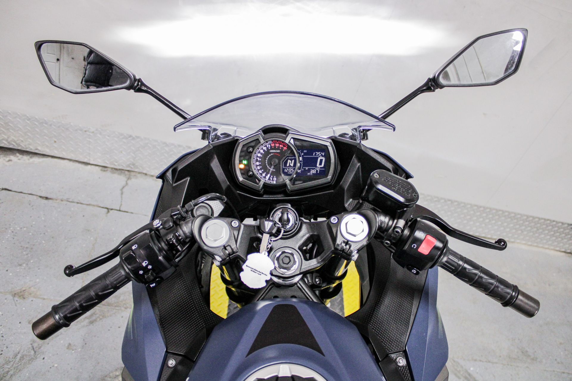 Dashboard - Photo 16