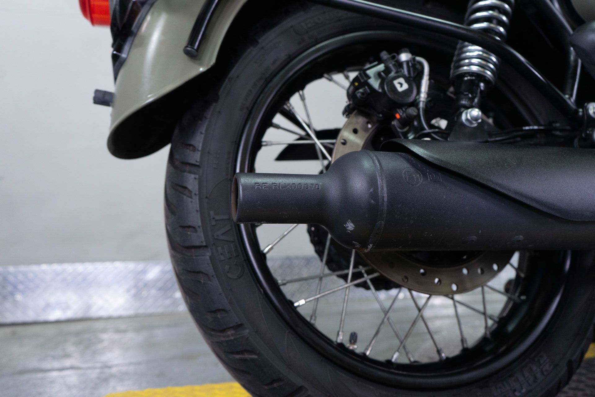 2022 Royal Enfield Classic 350 in Sacramento, California - Photo 10