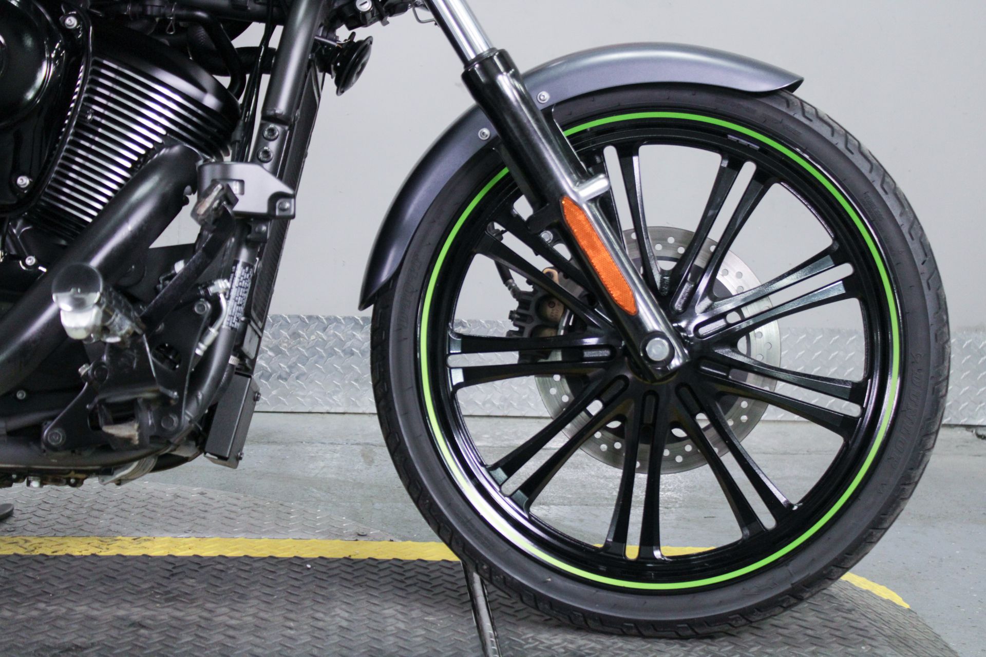 2013 Kawasaki Vulcan® 900 Custom in Sacramento, California - Photo 3