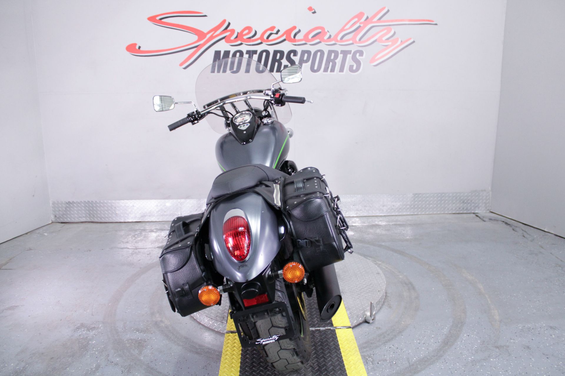 2013 Kawasaki Vulcan® 900 Custom in Sacramento, California - Photo 6