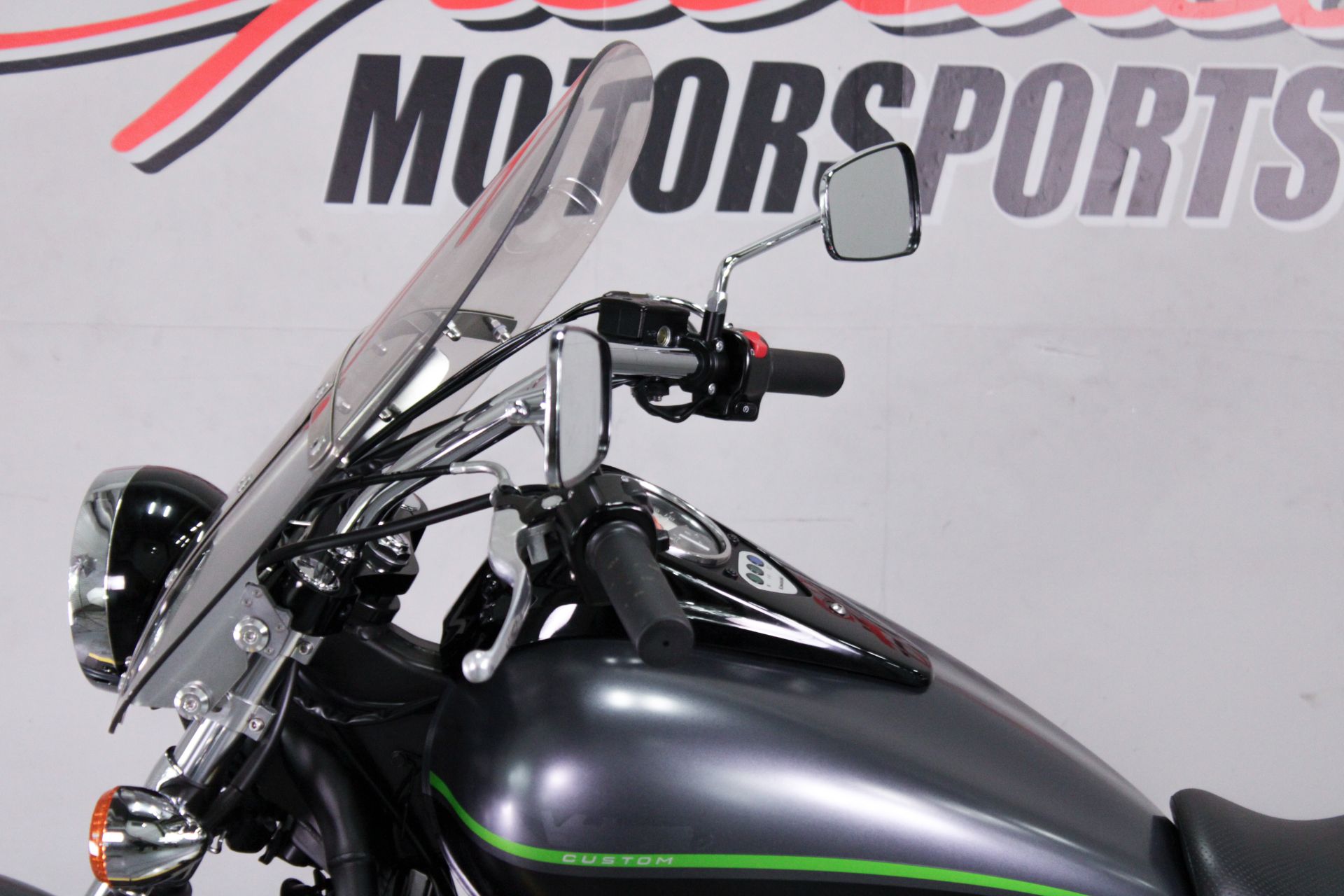 2013 Kawasaki Vulcan® 900 Custom in Sacramento, California - Photo 9