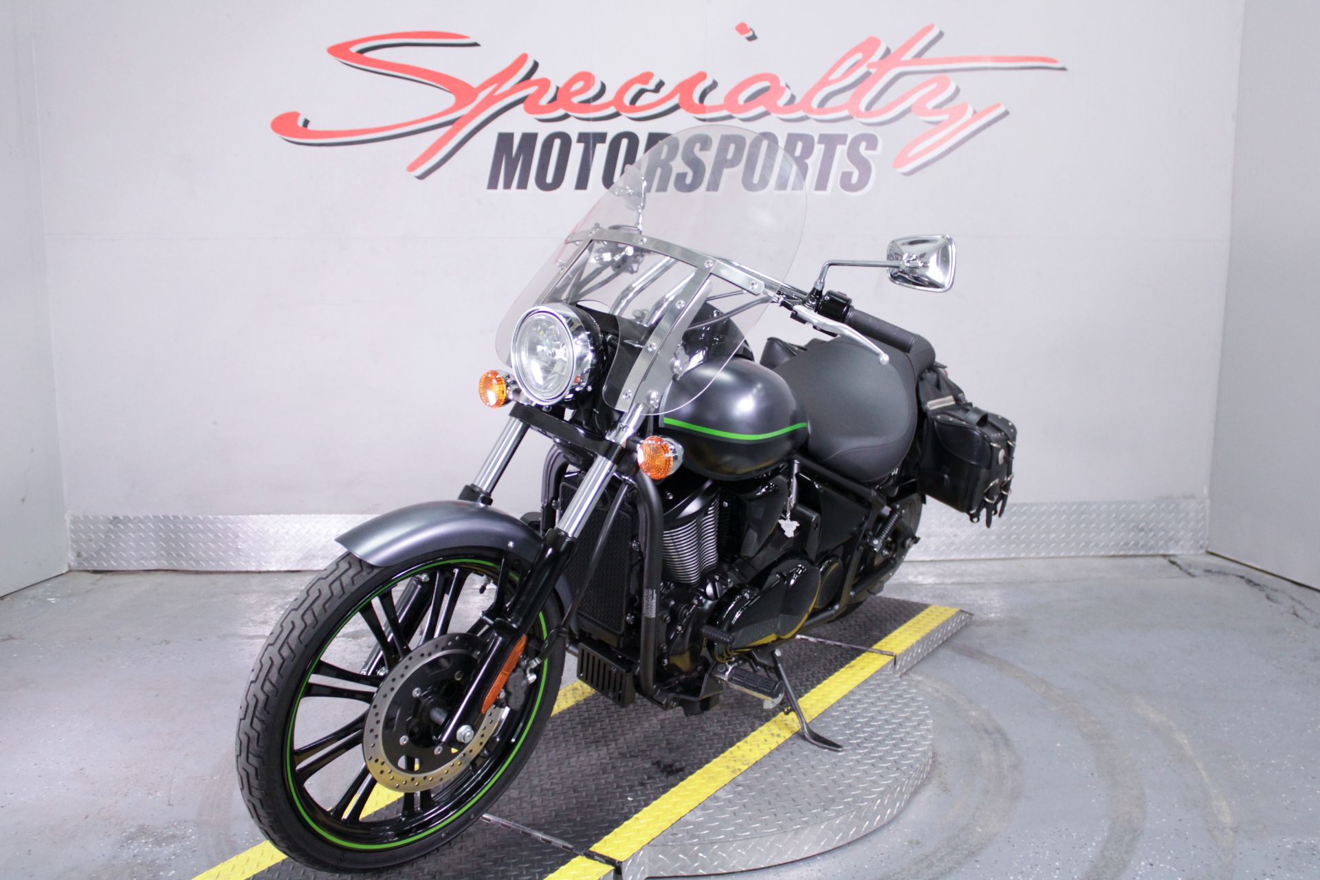 2013 Kawasaki Vulcan® 900 Custom in Sacramento, California - Photo 10