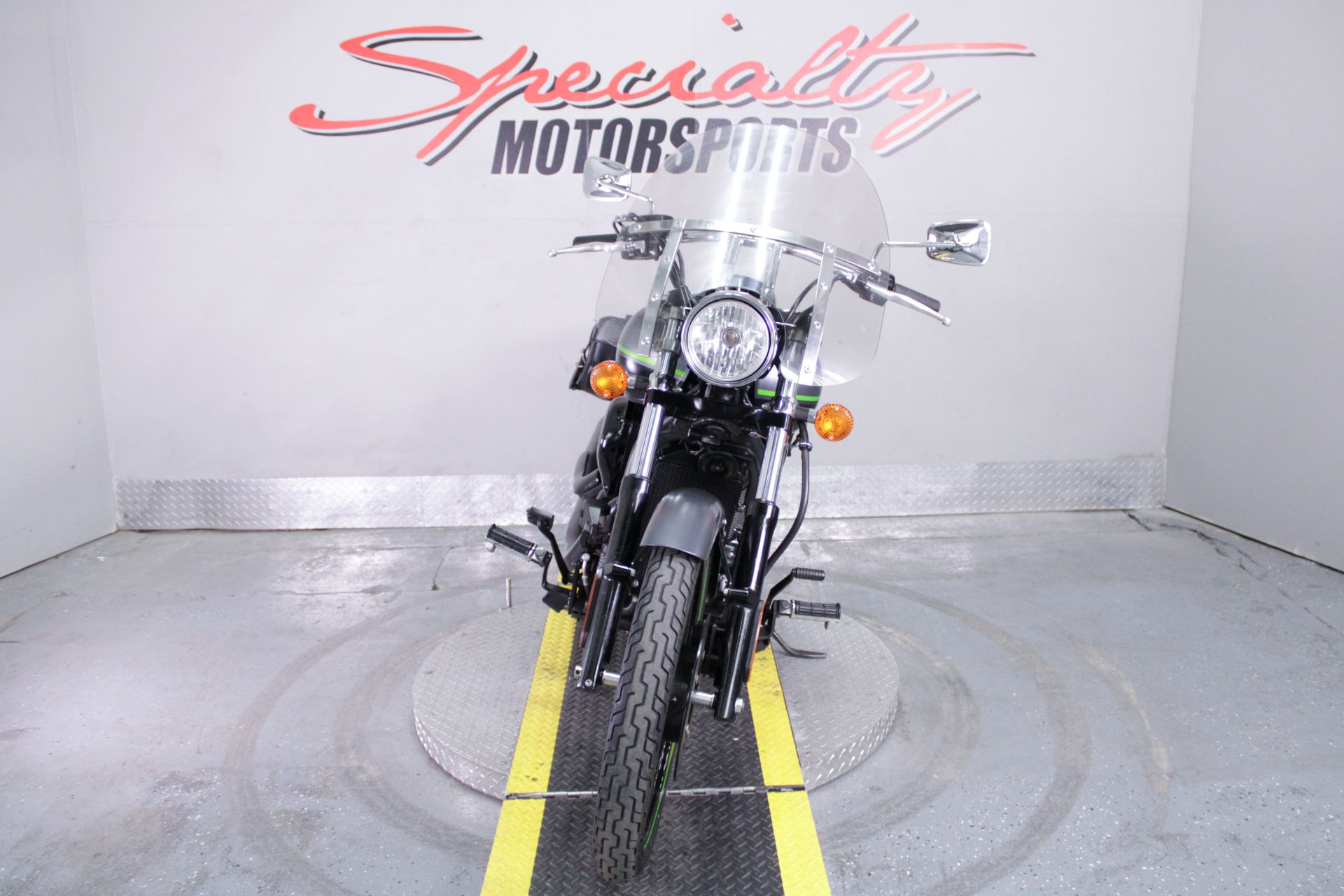 2013 Kawasaki Vulcan® 900 Custom in Sacramento, California - Photo 12