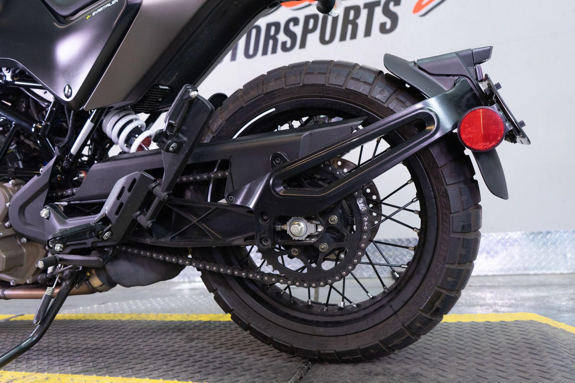 2022 Husqvarna Svartpilen 401 in Sacramento, California - Photo 10