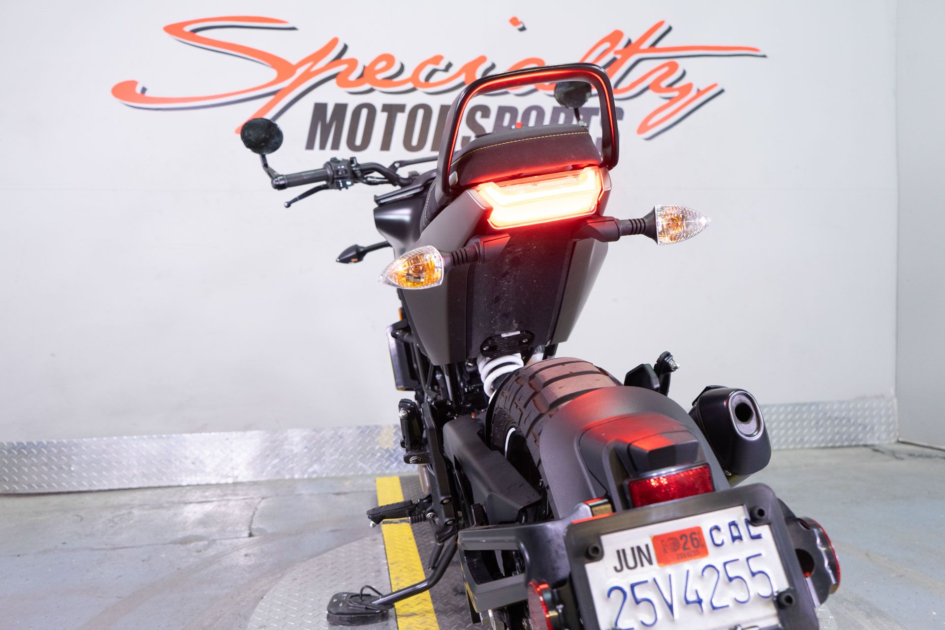 2022 Husqvarna Svartpilen 401 in Sacramento, California - Photo 13