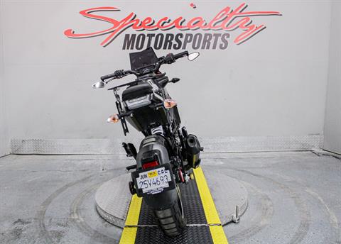 HUS211322 - 2022 - Husqvarna - Svartpilen 401 Rear View - Photo 6