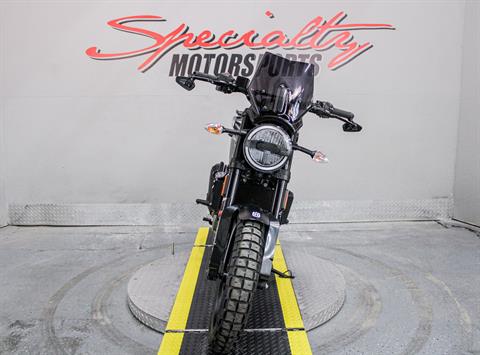 HUS211322 - 2022 - Husqvarna - Svartpilen 401 Front View - Photo 12