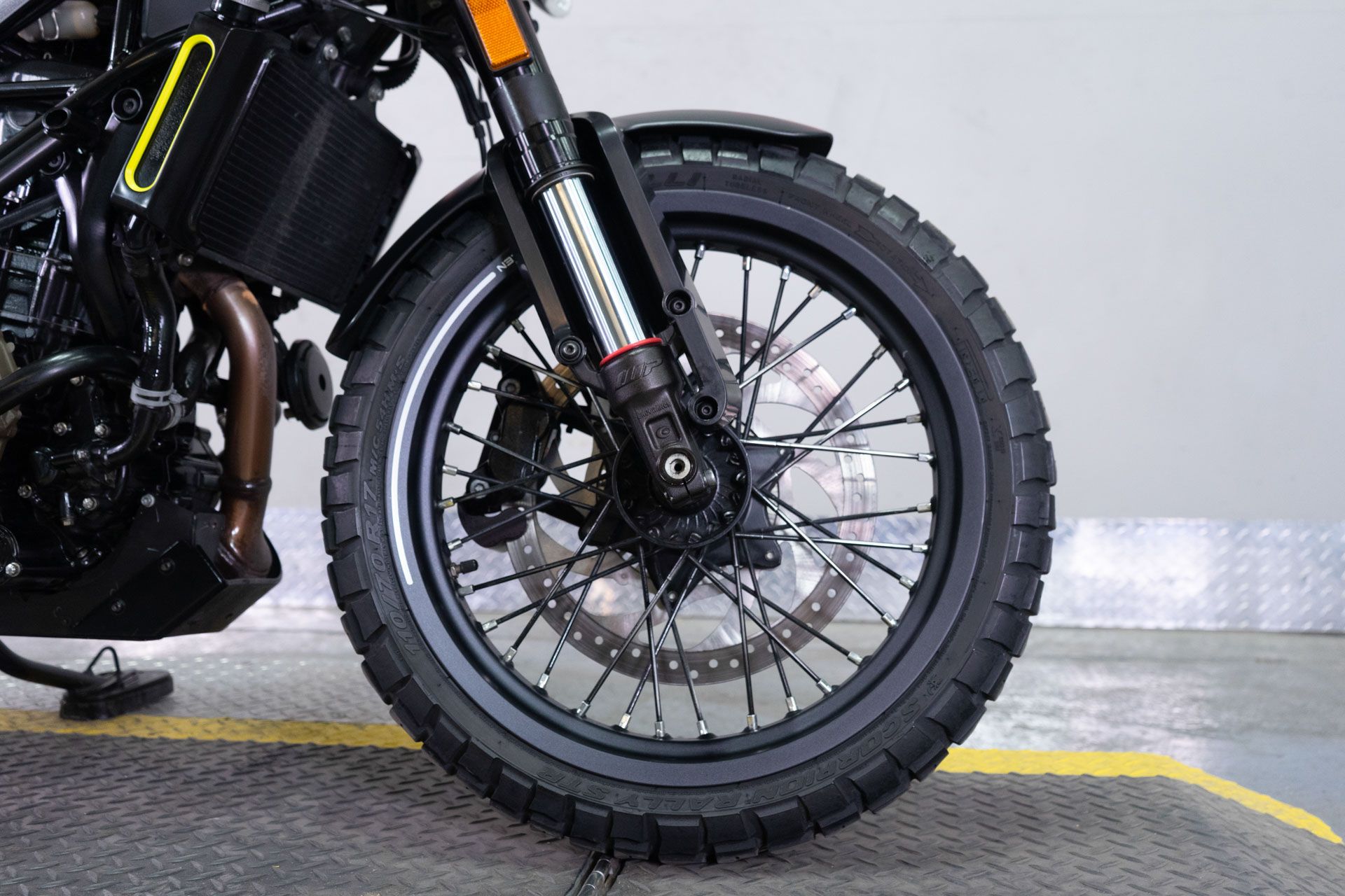 2022 Husqvarna Svartpilen 401 in Sacramento, California - Photo 7