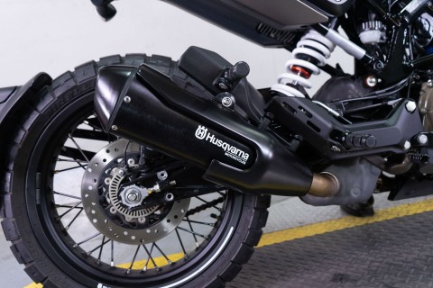 2022 Husqvarna Svartpilen 401 in Sacramento, California - Photo 9