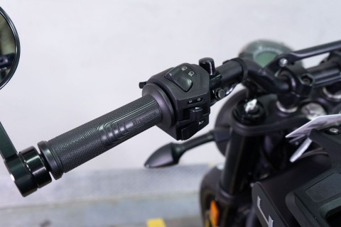 2022 Husqvarna Svartpilen 401 in Sacramento, California - Photo 15