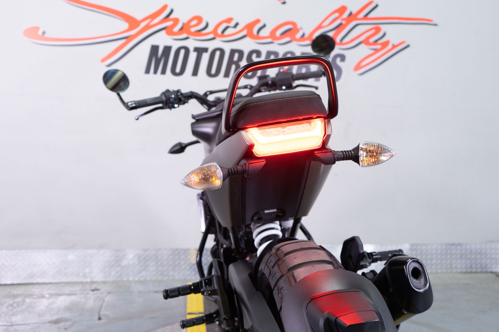 2022 Husqvarna Svartpilen 401 in Sacramento, California - Photo 18