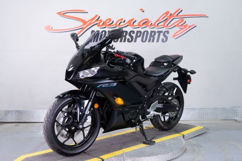 2023 Yamaha YZF-R3 ABS in Sacramento, California - Photo 3