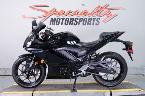 2023 Yamaha YZF-R3 ABS in Sacramento, California - Photo 4