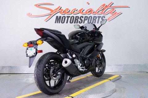 2023 Yamaha YZF-R3 ABS in Sacramento, California - Photo 6