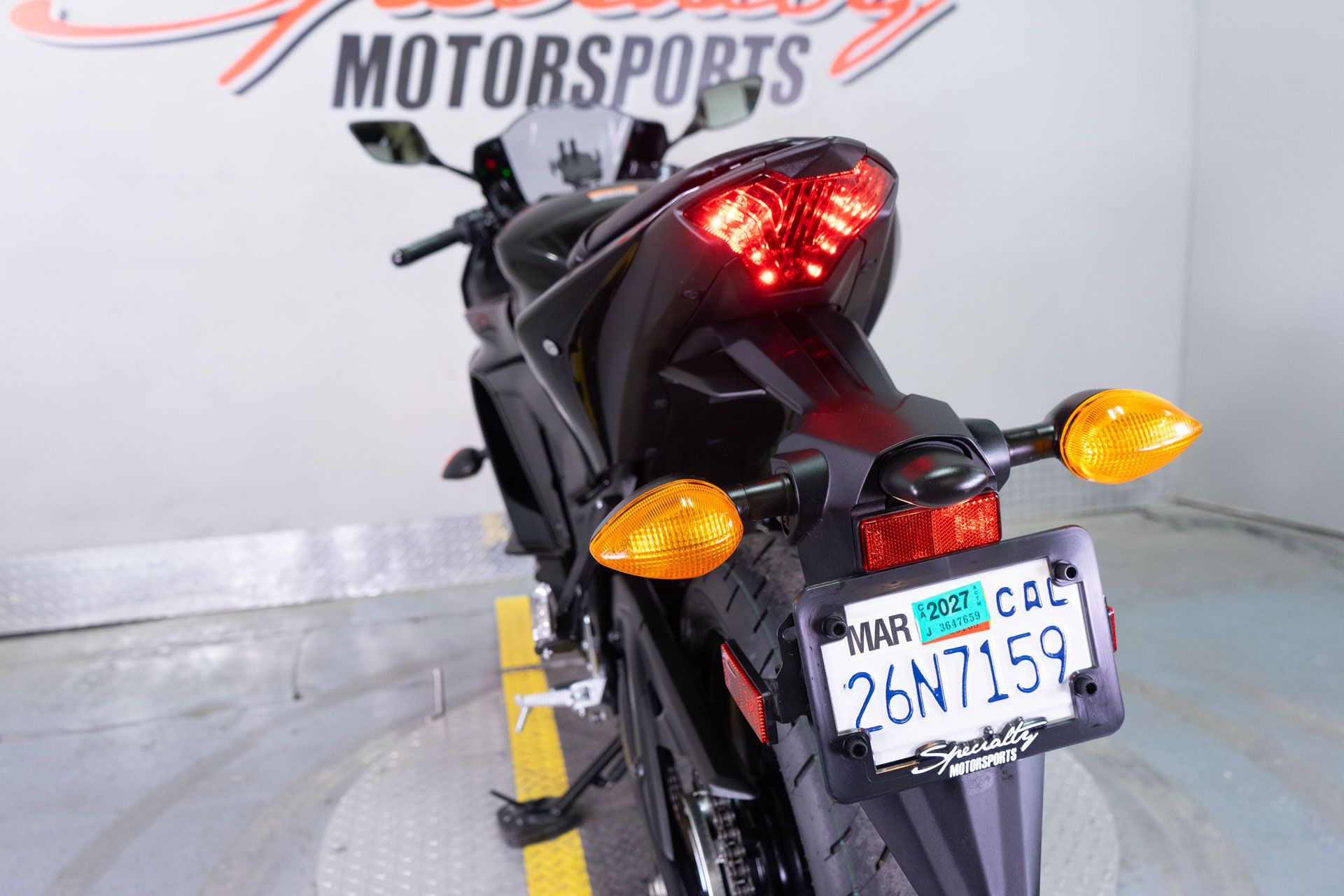 2023 Yamaha YZF-R3 ABS in Sacramento, California - Photo 17