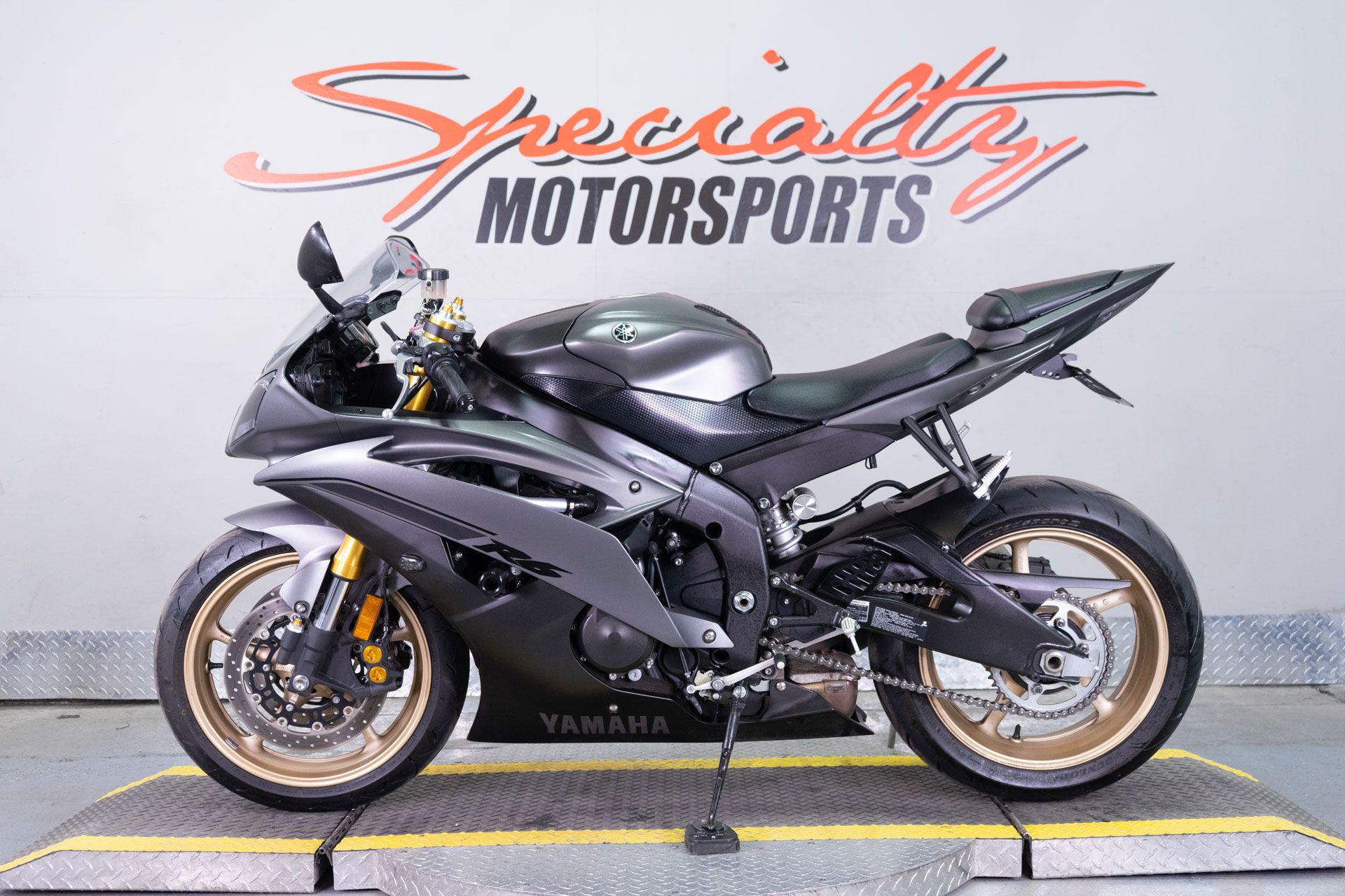 2014 Yamaha YZF-R6 in Sacramento, California - Photo 4