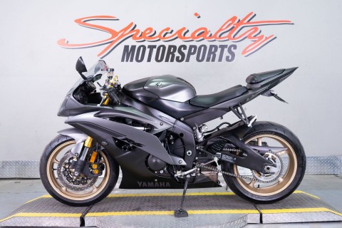 2014 Yamaha YZF-R6 in Sacramento, California - Photo 4