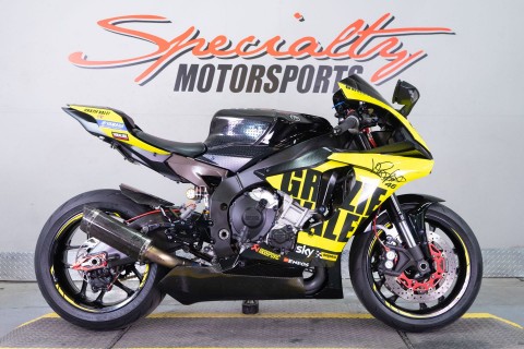 2015 Yamaha YZF-R1 in Sacramento, California - Photo 1