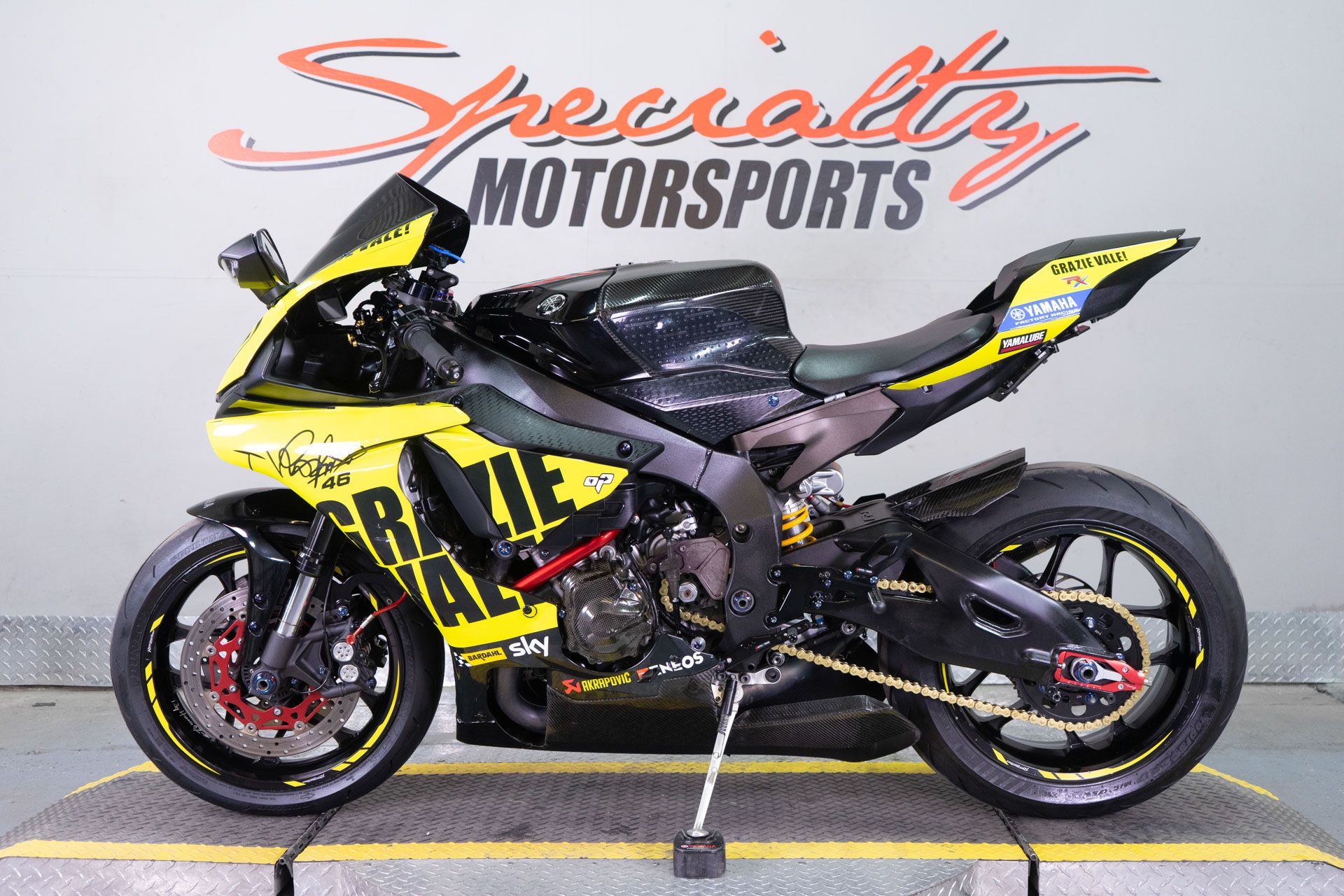 2015 Yamaha YZF-R1 in Sacramento, California - Photo 4