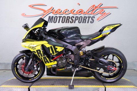 2015 Yamaha YZF-R1 in Sacramento, California - Photo 4