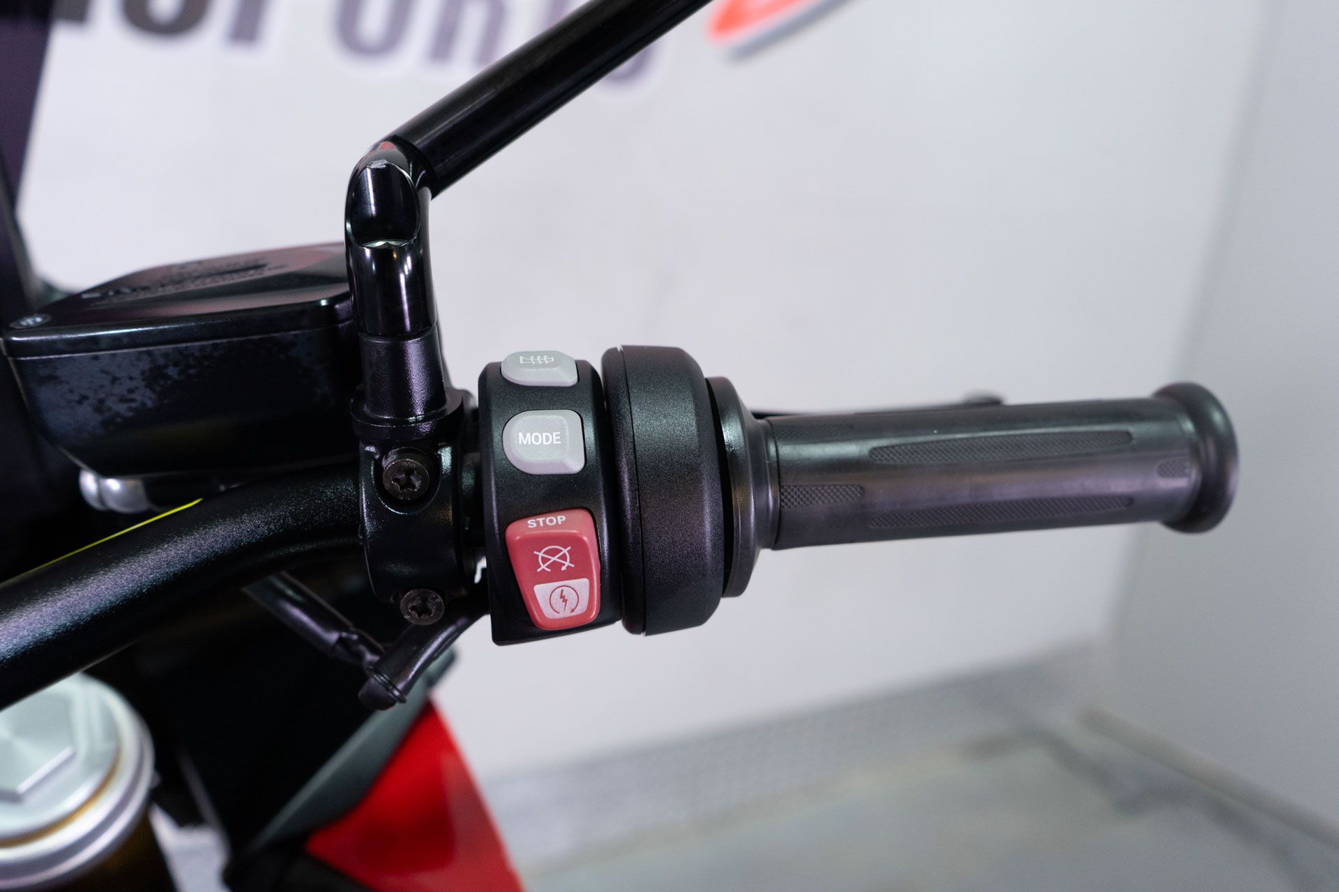 2016 BMW S 1000 XR in Sacramento, California - Photo 14