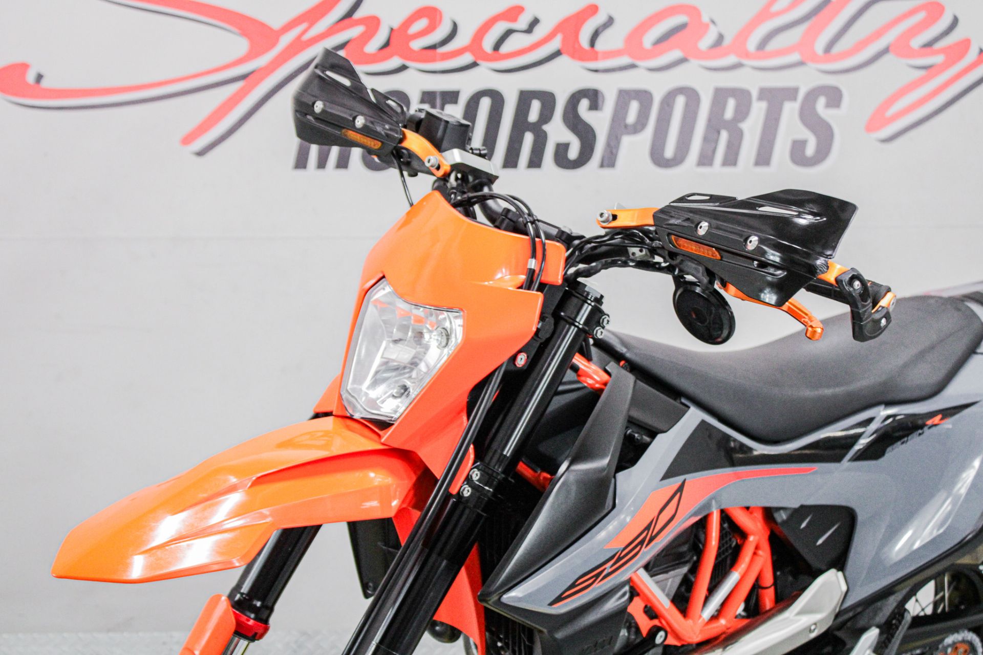 Front Left Zoomed In - Photo 11