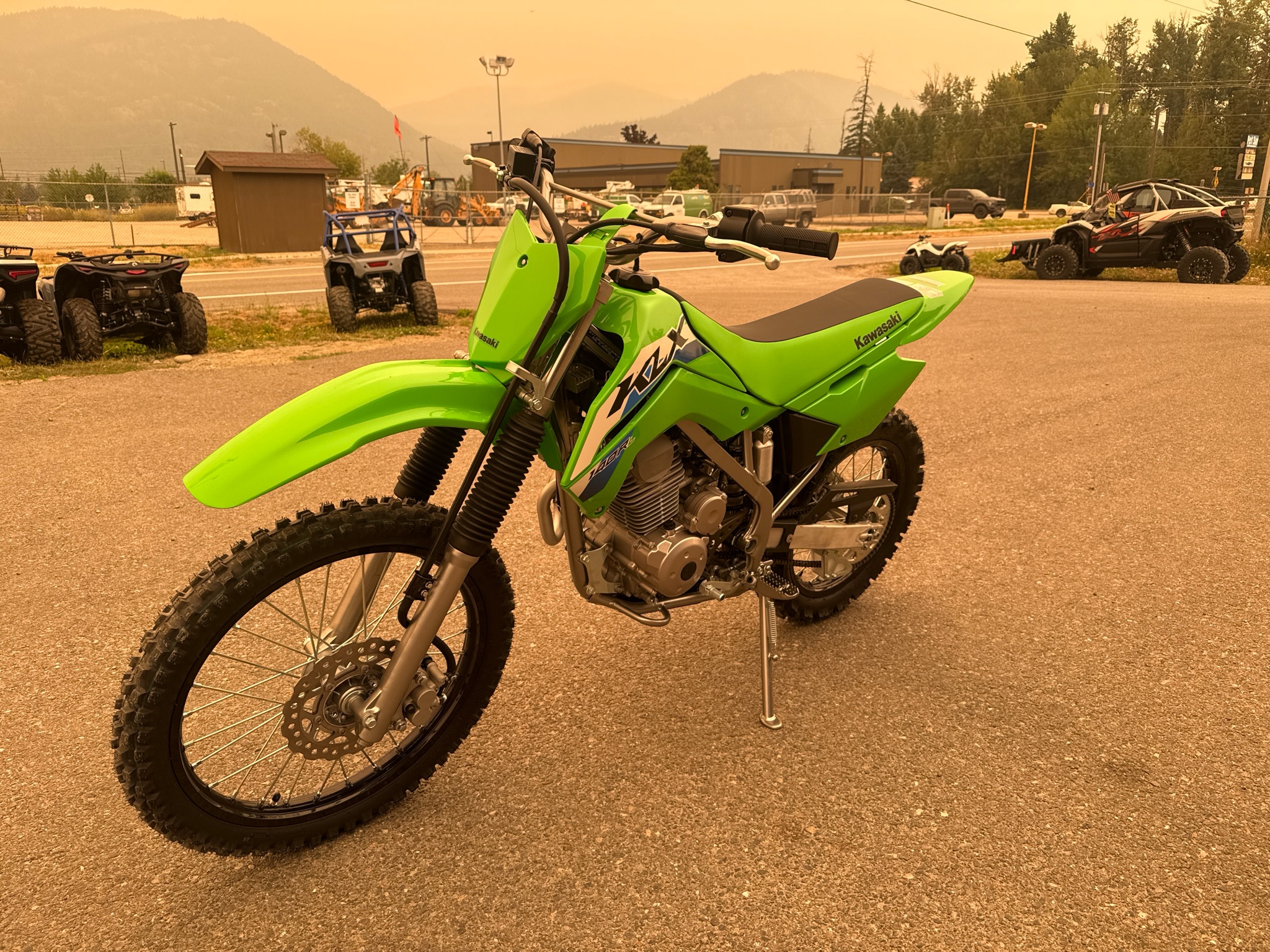 2027 Kawasaki KLX®140R L 7