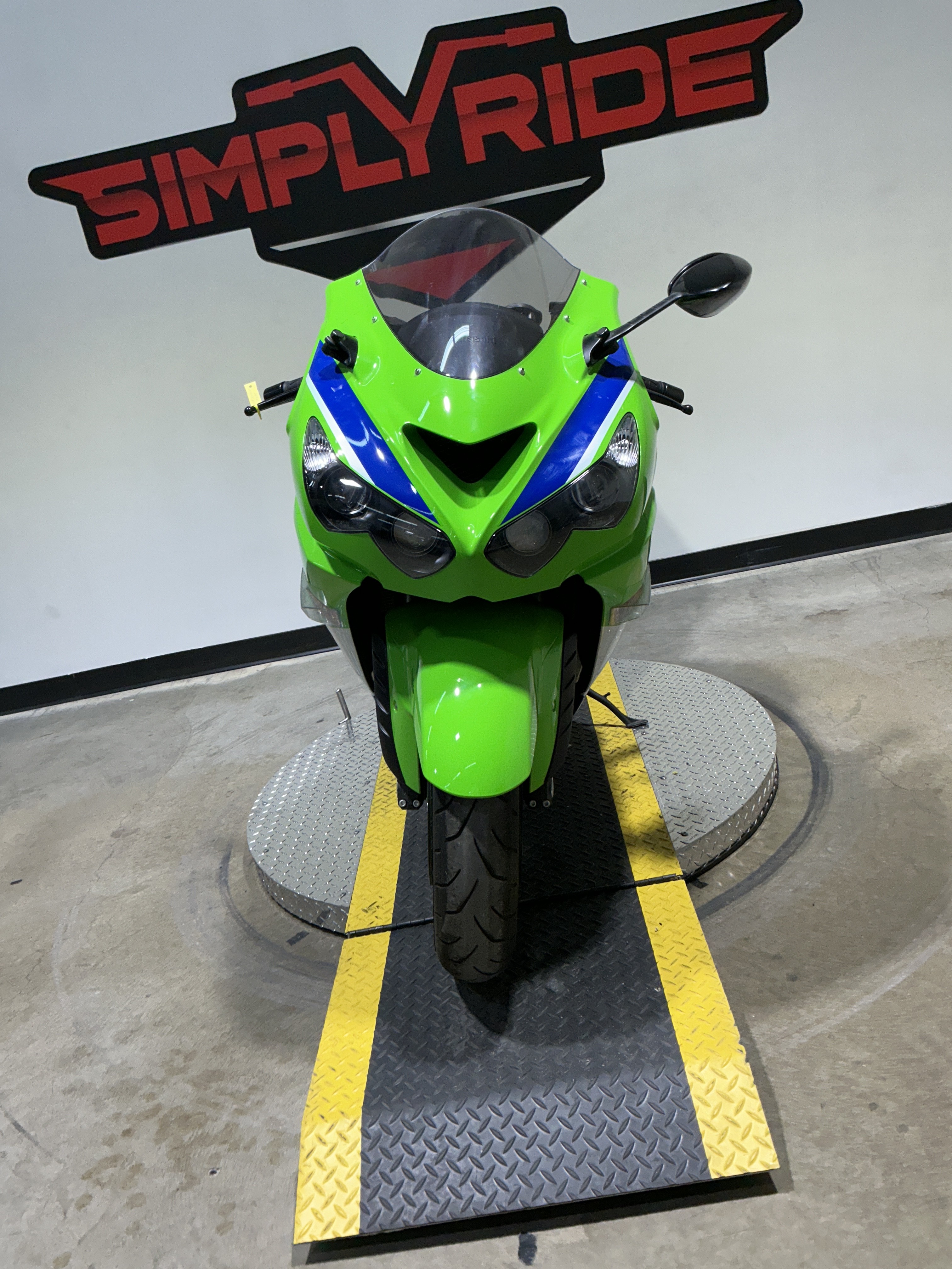 ロイヤルターフ Used 2024 Kawasaki Ninja ZX-14R 40th Anniversary Edition ABS Lime