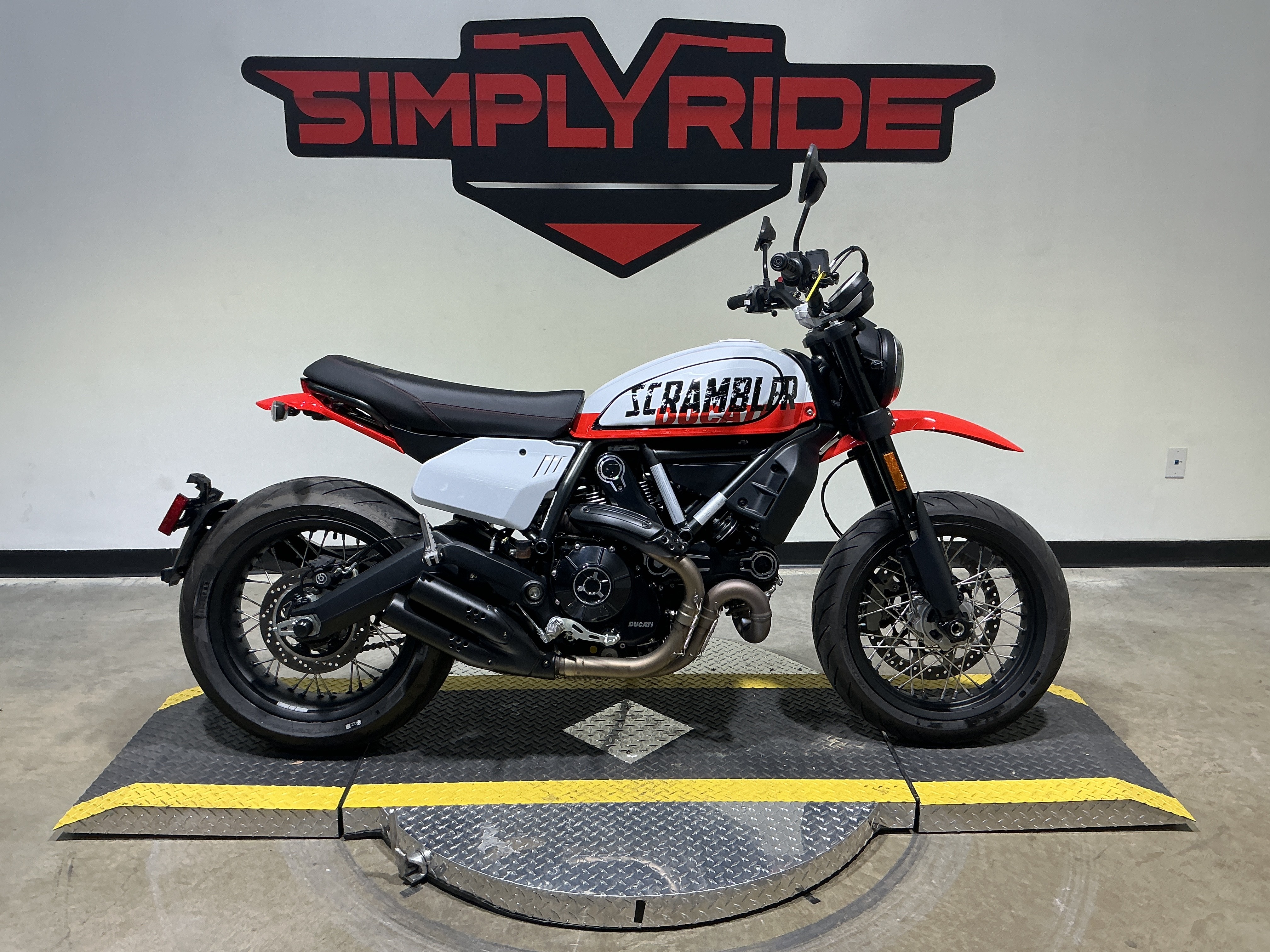2023 Ducati Scrambler Urban Motard