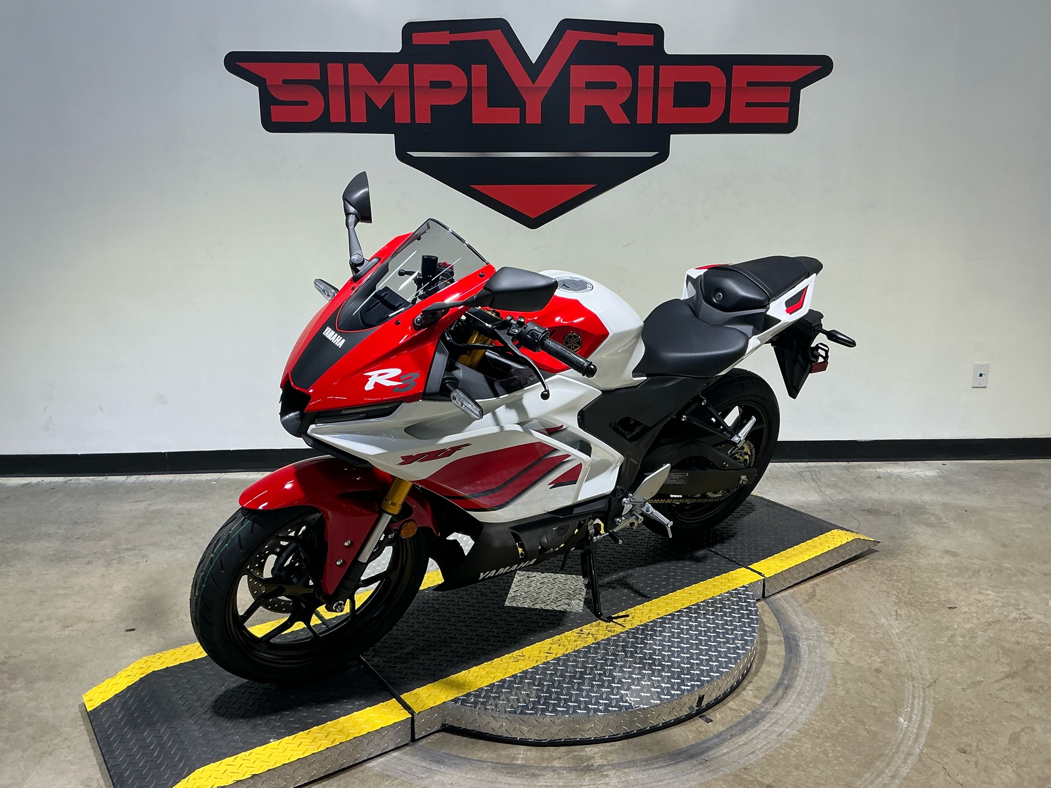 2026 Yamaha YZF-R3 4