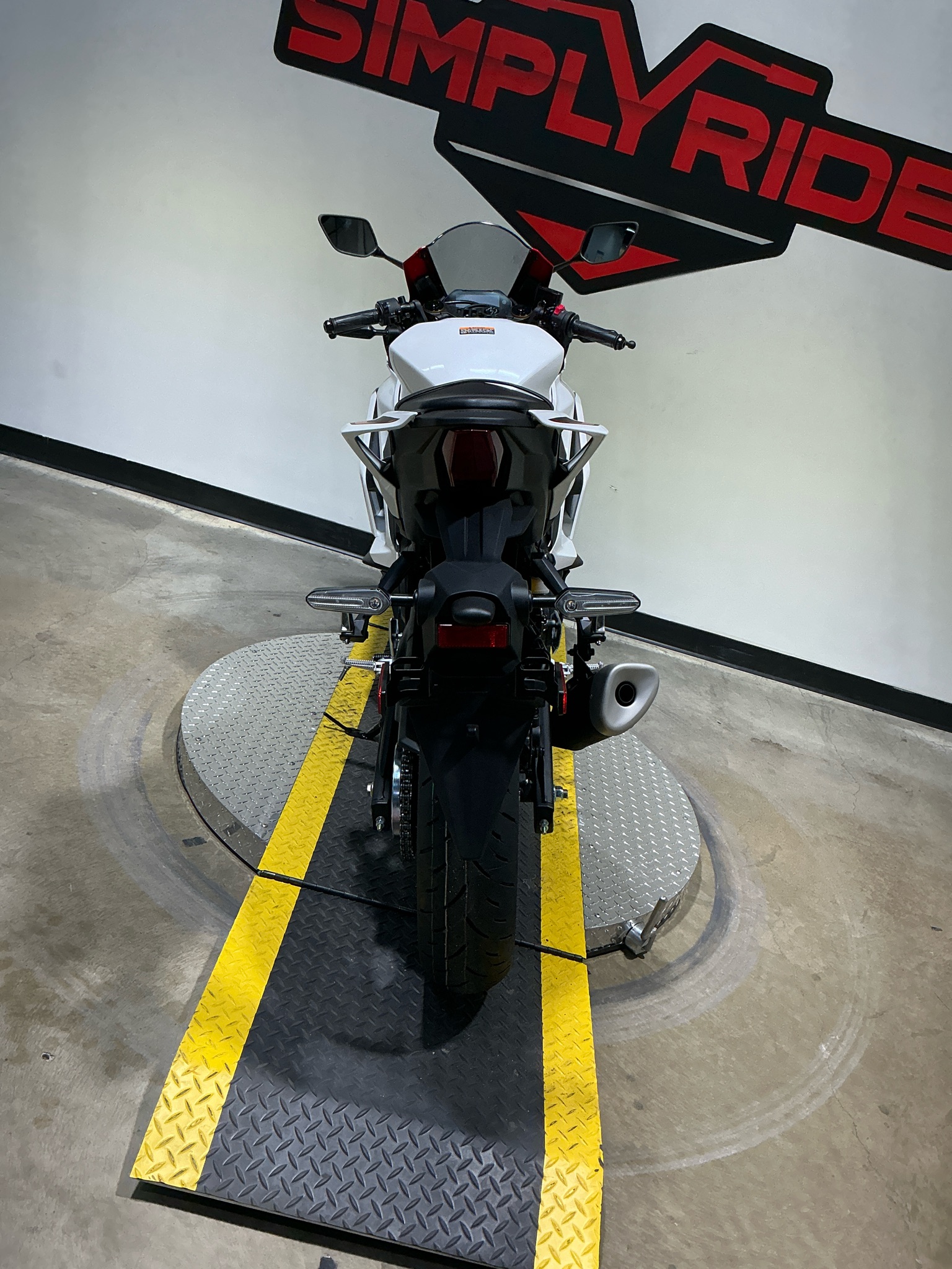 2026 Yamaha YZF-R3 7