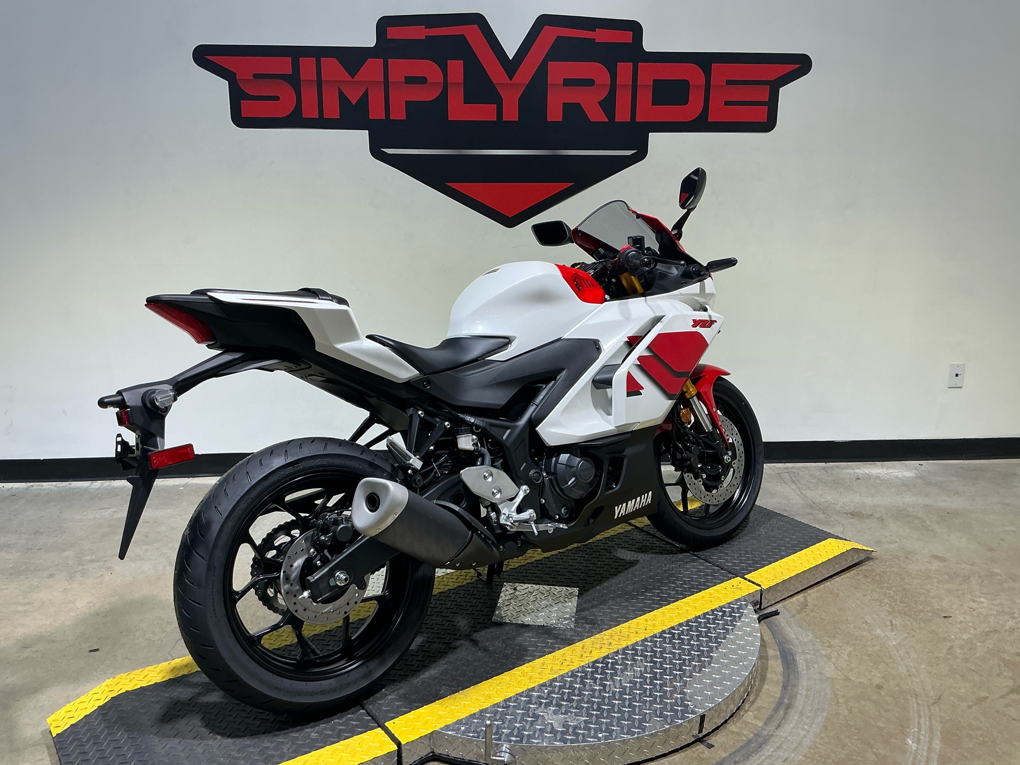 2026 Yamaha YZF-R3 8