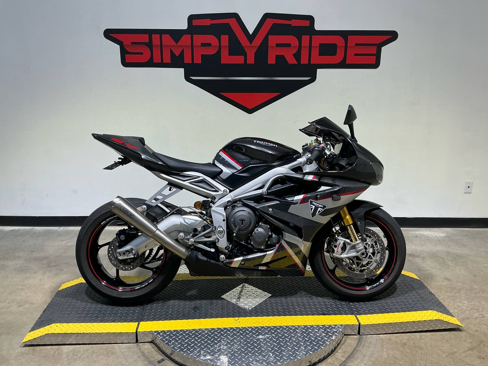 Triumph Daytona Moto2 765 Triumph Daytona Moto2 765 For Sale 2020