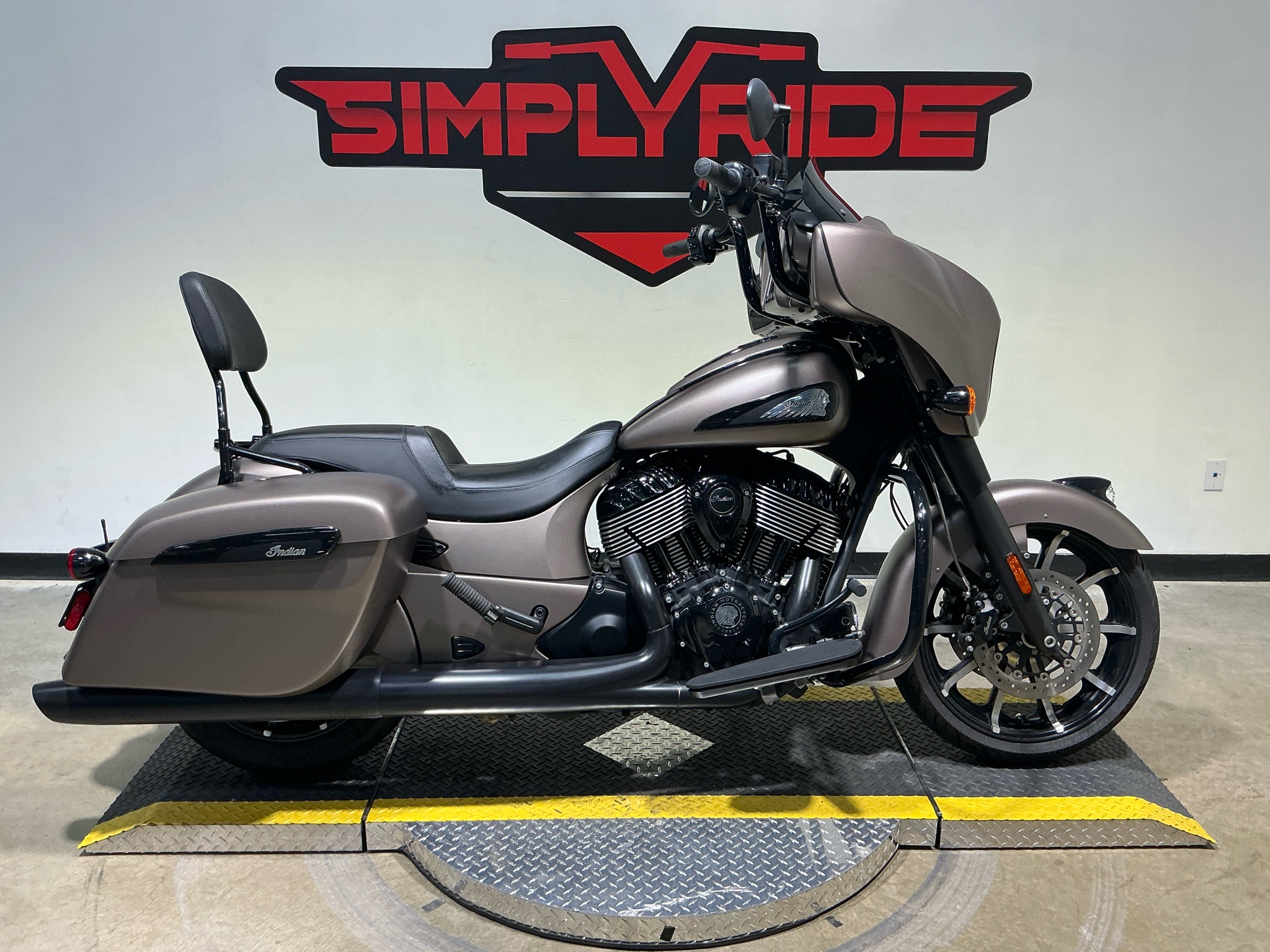 2019 Indian Motorcycle Chieftain® Dark Horse® ABS
