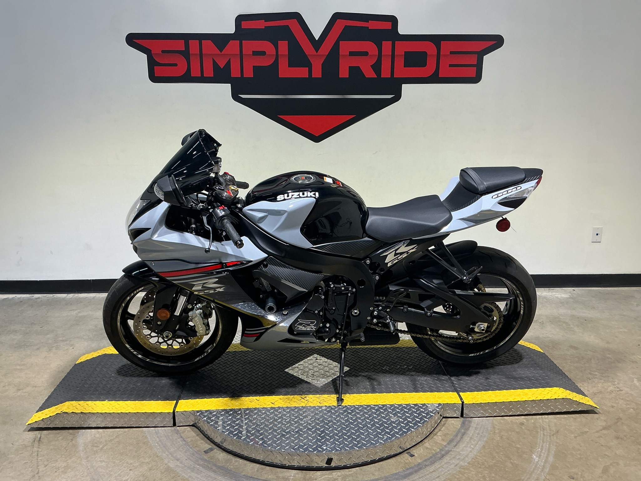 Wrap me! ストール ✨鈴木六夏さん✨リバーシブル✨ グレー/ブラック Used 2024 Suzuki GSX-R600 Metallic Matte Black No. 2 / Glass