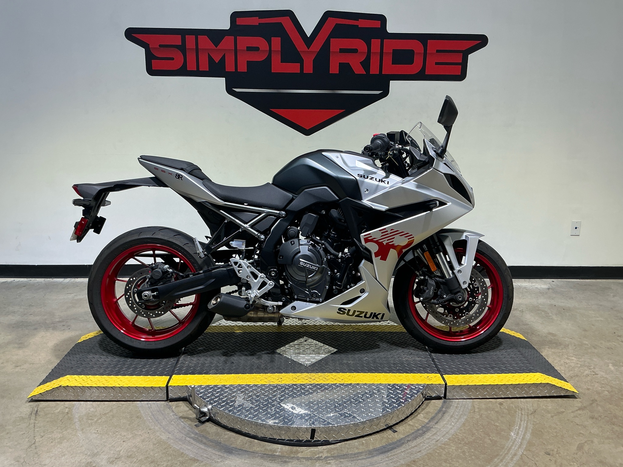 2024 Suzuki GSX-8R