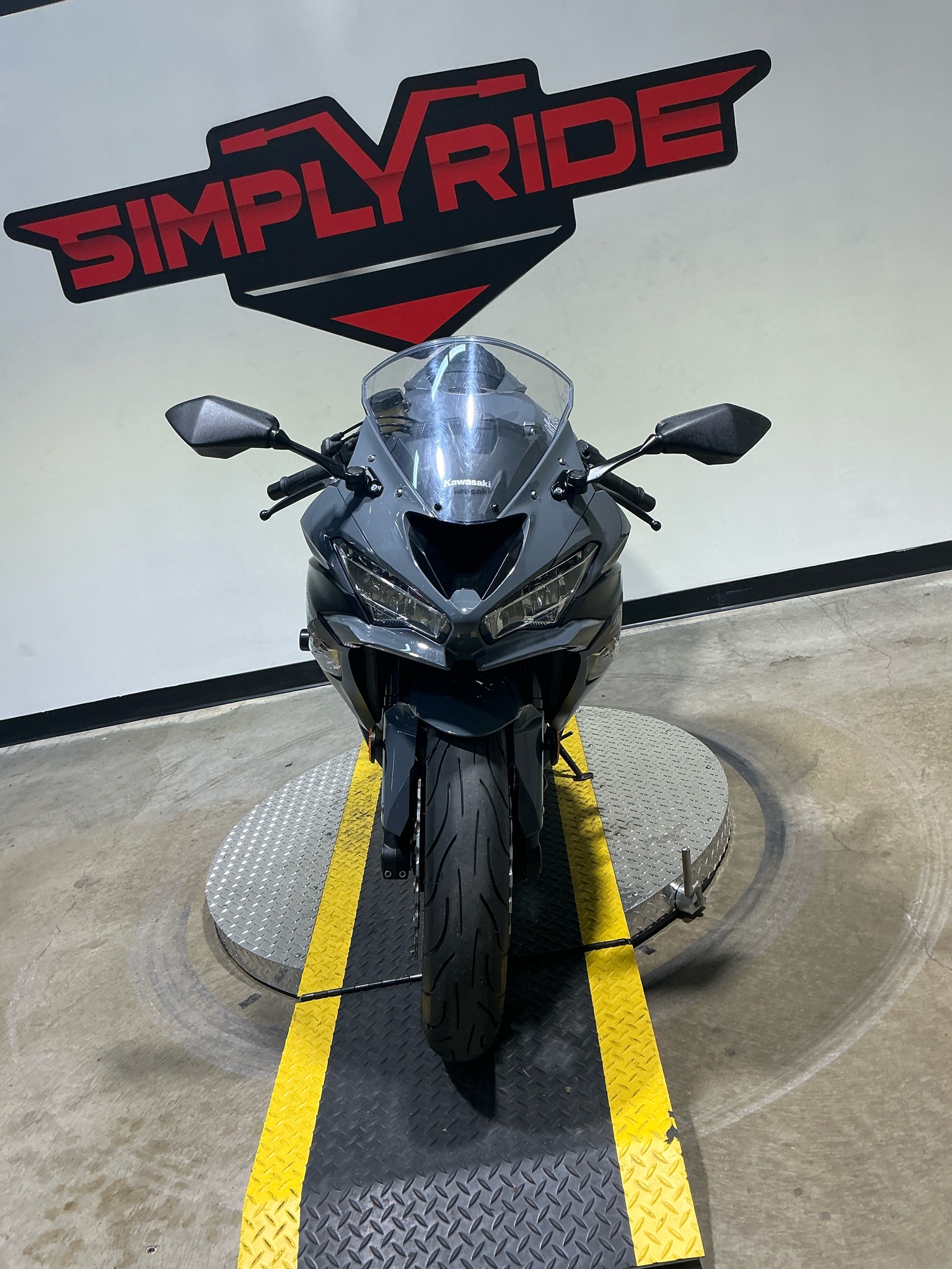 Used 2019 Kawasaki Ninja ZX-6R Pearl Storm Gray / Metallic Spark