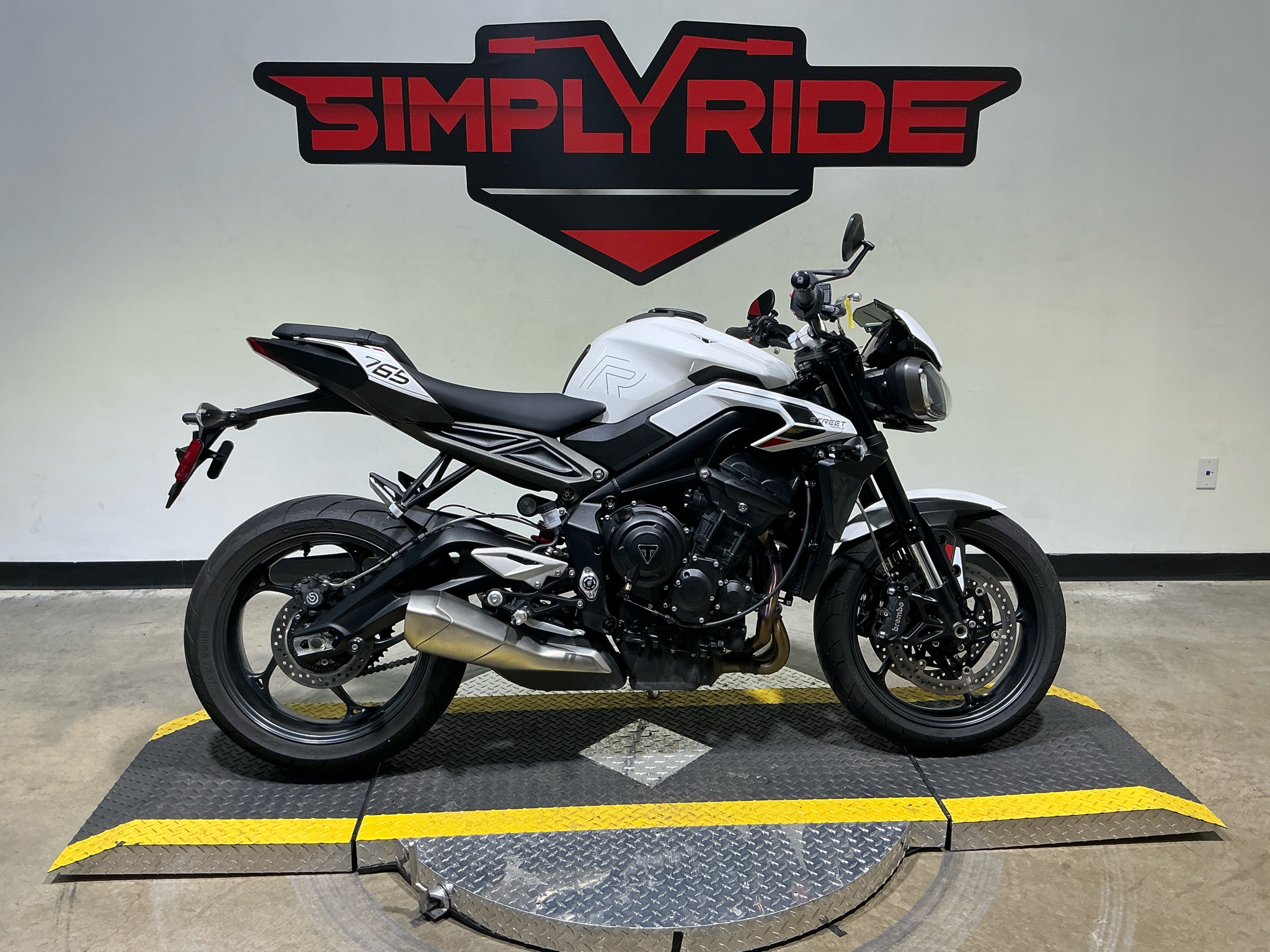 2024 Triumph Street Triple 765 R
