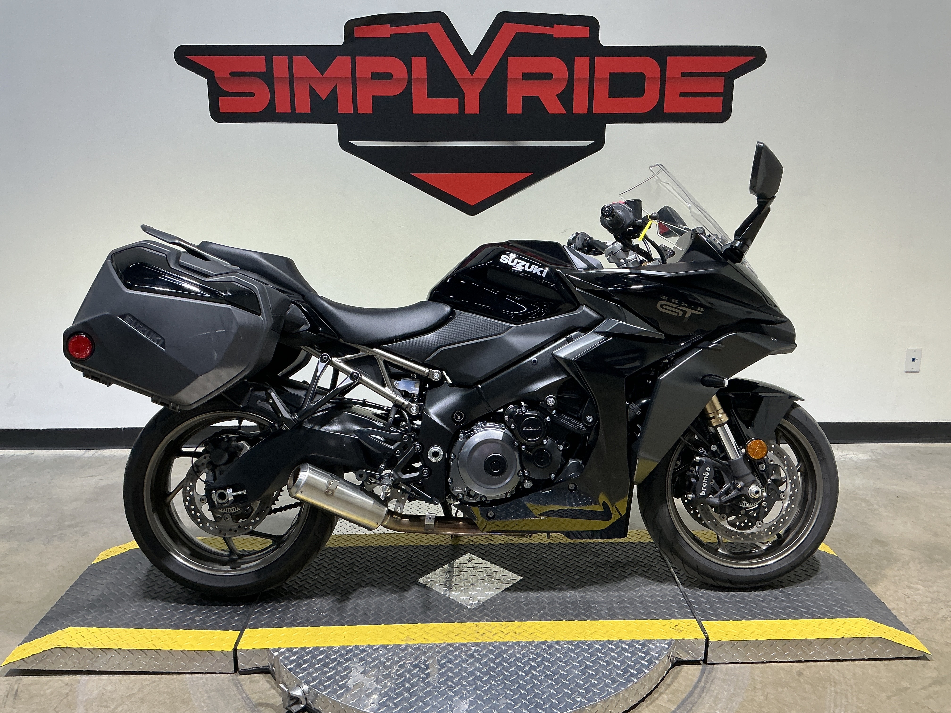 2024 Suzuki GSX-S1000GT+